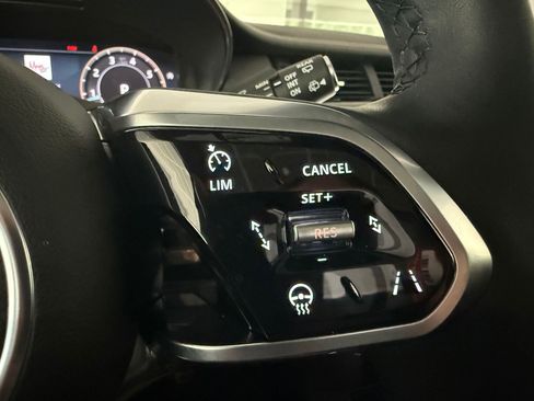 Used 2024 Jaguar E-PACE R-Dynamic SE AWD/4WD image 17