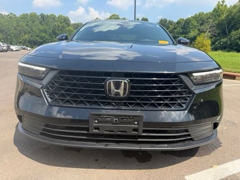 Used 2025 Honda Accord Sport image 2