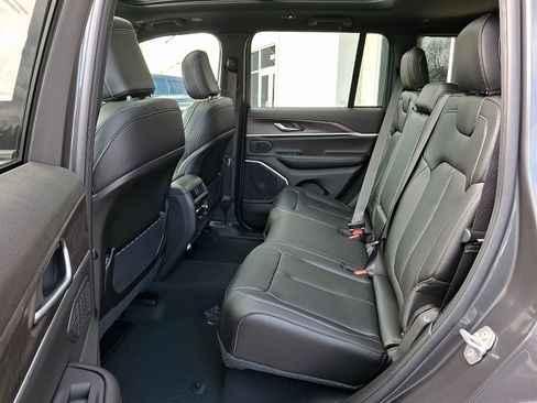 New 2026 Jeep Grand Cherokee Limited w/ Limited Altitude Package image 6