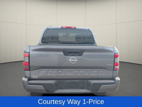 Used 2024 Nissan Frontier SV RWD image 8