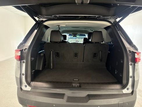 Used 2020 Chevrolet Traverse LT FWD image 8