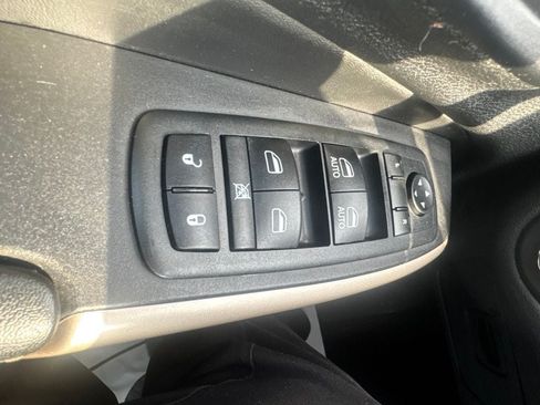 Used 2018 Jeep Cherokee Limited AWD/4WD image 15