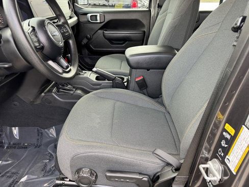 Certified 2024 Jeep Gladiator Sport image 14