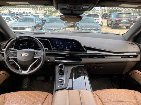 Used 2024 Cadillac Escalade ESV Sport w/ Touring Package RWD image 9