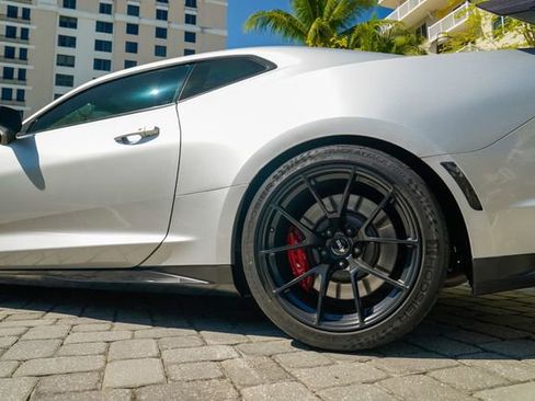 Used 2019 Chevrolet Camaro ZL1 image 18