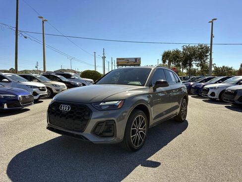 Used 2023 Audi SQ5 Premium Plus w/ Premium Plus Package image 2