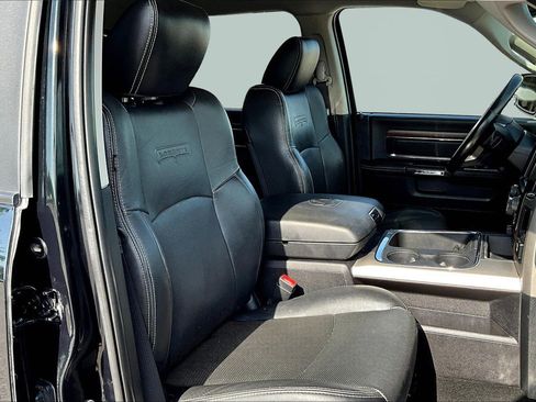 Used 2016 RAM 1500 Laramie image 32