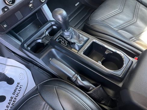 Used 2018 Toyota Tacoma SR w/ SR Convenience Package RWD image 23