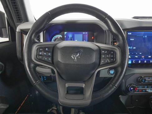 Used 2023 Ford Bronco Badlands w/ Sasquatch Package image 16