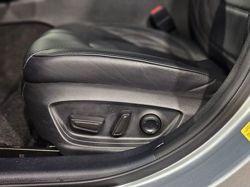 Used 2022 Toyota Avalon Limited image 23