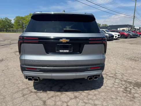 Used 2026 Chevrolet Traverse LT w/ Driver Confidence Package FWD image 4
