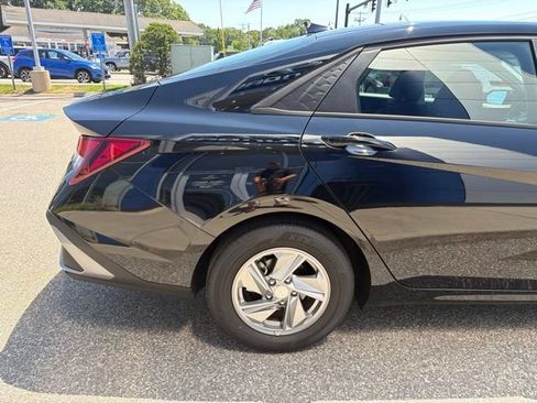 Certified 2026 Hyundai Elantra SE w/ Cargo Package FWD image 6