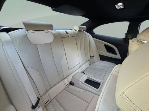 Used 2025 BMW 230i Coupe w/ Premium Package image 28