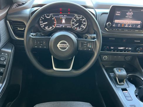 Used 2021 Nissan Rogue SV FWD image 16
