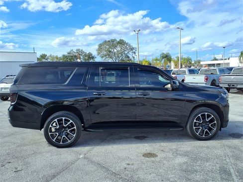 Used 2021 Chevrolet Suburban RST w/ Luxury Package image 8