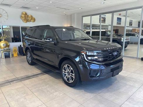 Certified 2025 Ford Expedition Active AWD/4WD image 1