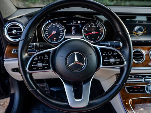 Used 2019 Mercedes-Benz E 300 4MATIC w/ Driver Assistance Package image 18