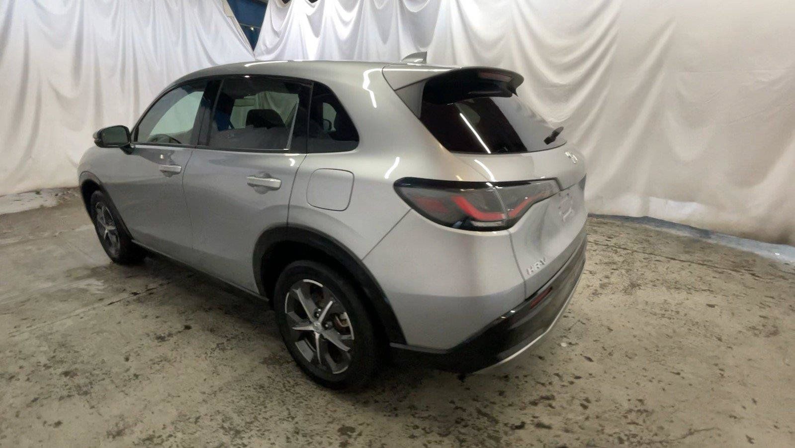 Used 2024 Honda HR-V EX-L image 9