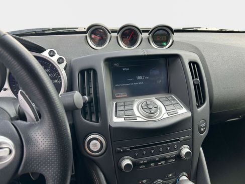 Used 2020 Nissan 370Z Touring Sport RWD image 38