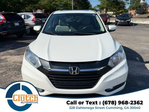 Used 2017 Honda HR-V EX image 2