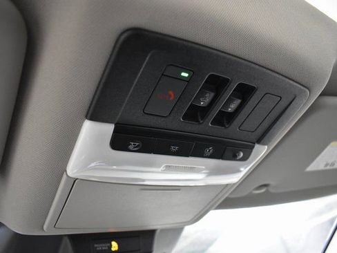 Used 2021 Nissan Rogue SV w/ Premium Package image 39