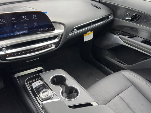 New 2026 Cadillac Lyriq Premium Luxury image 9