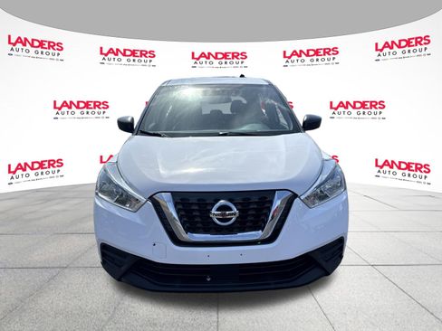 Used 2020 Nissan Kicks S image 8