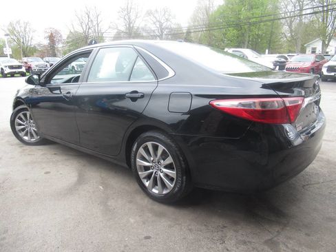 Used 2016 Toyota Camry FWD image 11