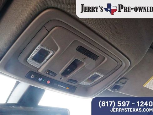 Used 2020 Chevrolet Silverado 1500 RST w/ Texas Edition AWD/4WD image 13