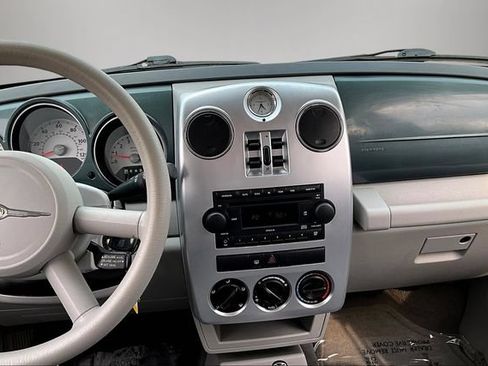 Used 2006 Chrysler PT Cruiser Touring FWD image 9