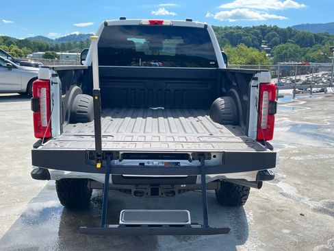 New 2026 Ford F250 Lariat w/ Tremor Off-Road Package AWD/4WD image 4