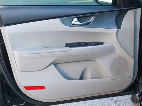 Used 2020 Kia Forte LXS image 9