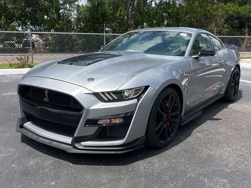 Used 2022 Ford Mustang Shelby GT500 RWD image 3