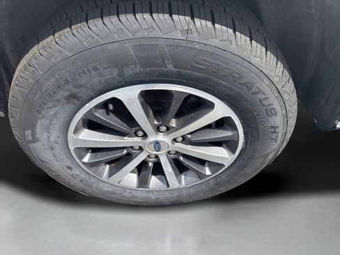 Used 2019 Ford Expedition XLT RWD image 9