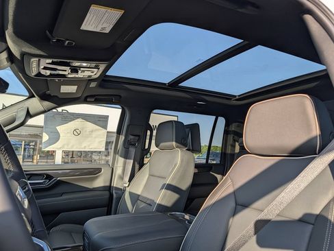 New 2026 GMC Yukon XL Elevation w/ Elevation Premium Package AWD/4WD image 25