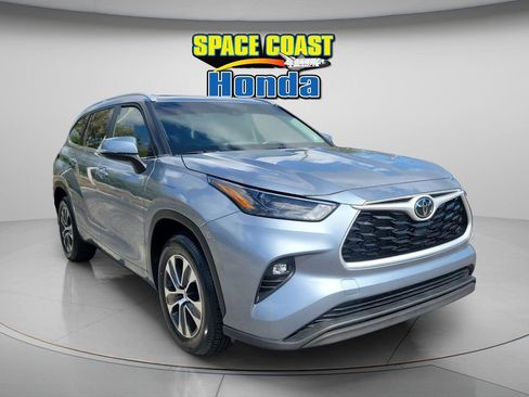 Used 2023 Toyota Highlander XLE image 13