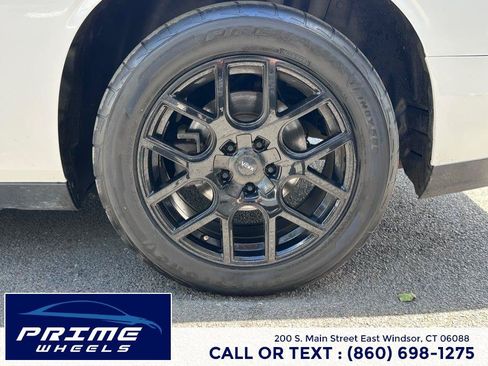 Used 2015 Dodge Challenger SXT RWD image 20