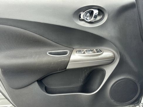 Used 2012 Nissan Juke S image 21