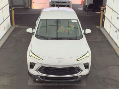 Used 2024 Buick Encore GX Preferred image 2