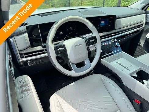 Used 2025 Hyundai Santa Fe Calligraphy image 2