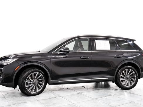 Used 2023 Lincoln Corsair Reserve w/ Equipment Group 201A AWD/4WD image 4