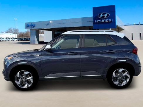 New 2026 Hyundai Venue SEL FWD image 3