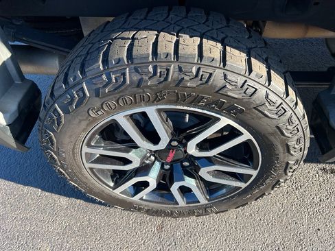 Used 2023 GMC Sierra 1500 AT4 w/ AT4 Premium Package image 12