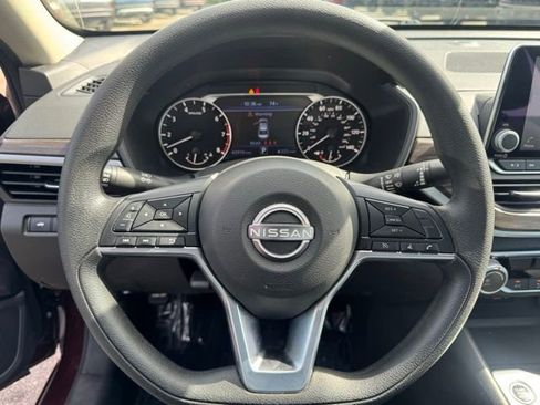 Used 2025 Nissan Altima 2.5 SV FWD image 20
