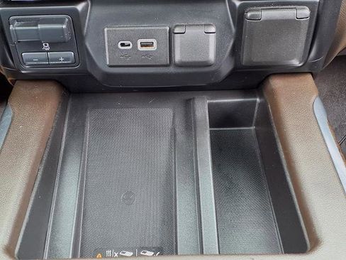 Used 2022 GMC Sierra 2500 Denali w/ Denali Ultimate Package image 9