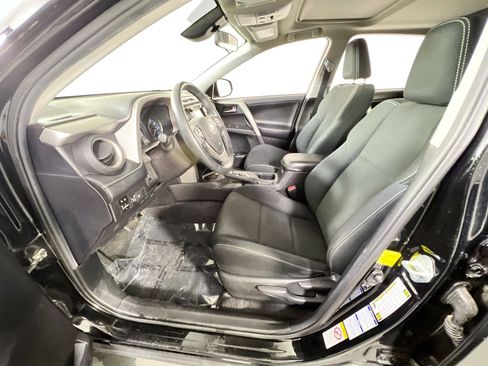 Used 2018 Toyota RAV4 XLE w/ Plus Extra Value Package image 19