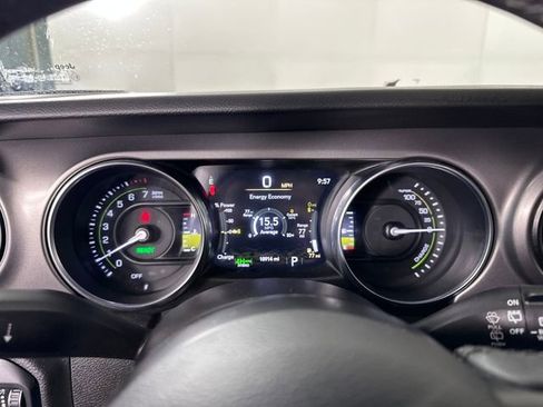 Used 2023 Jeep Wrangler Unlimited w/ Cold Weather Group image 17