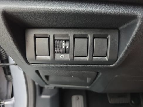 Used 2022 Subaru Outback Premium AWD/4WD image 17