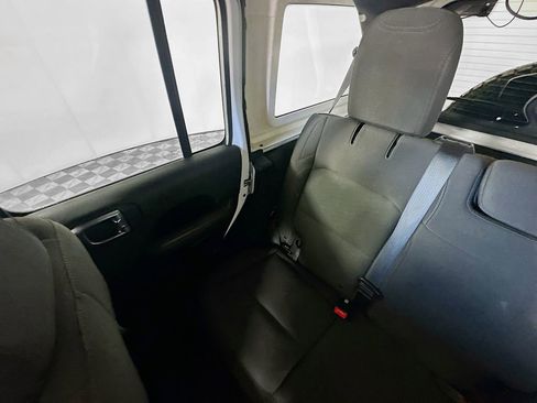 Used 2018 Jeep Wrangler Unlimited Sahara image 12