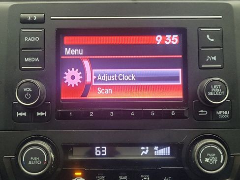 Used 2018 Honda Civic Sport image 25